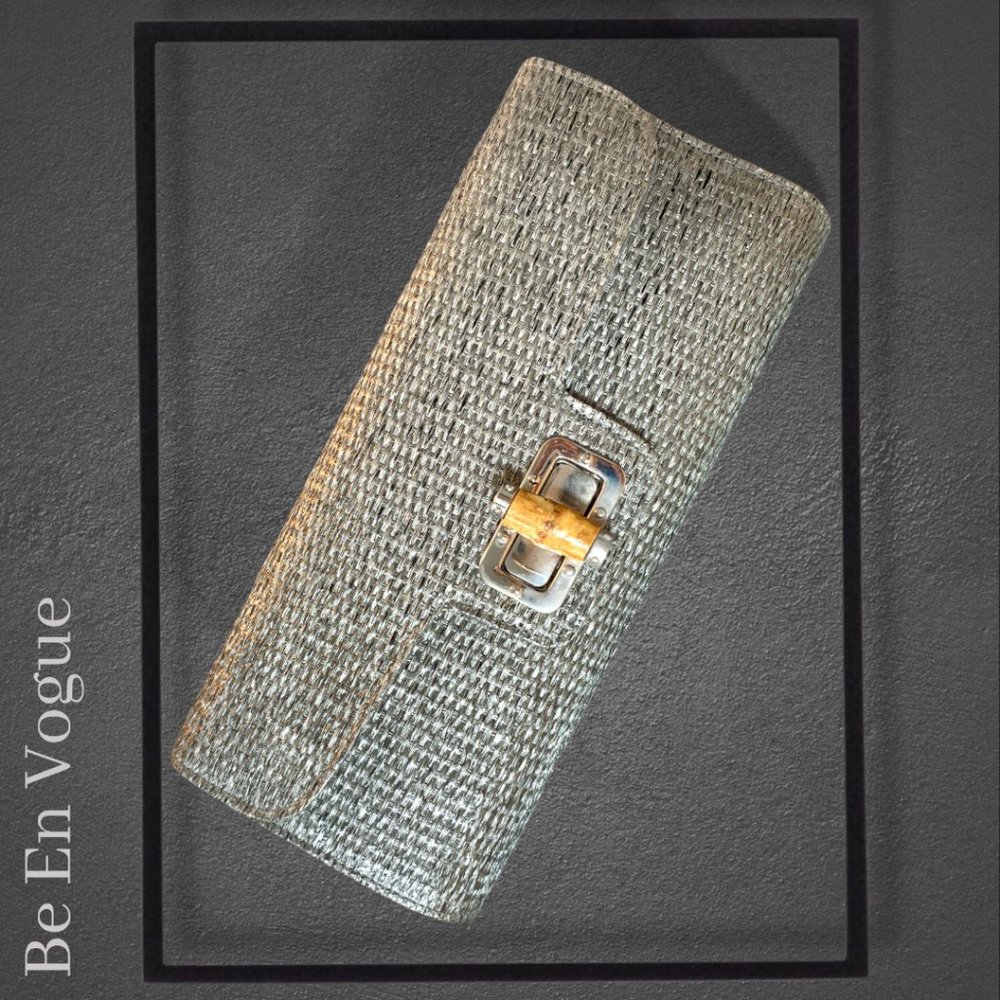 Convertible Straw Clutch